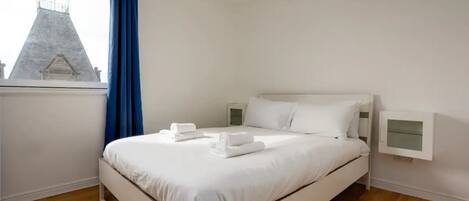 Basic-Apartment, Mehrere Betten | 2 Schlafzimmer, Bettwäsche