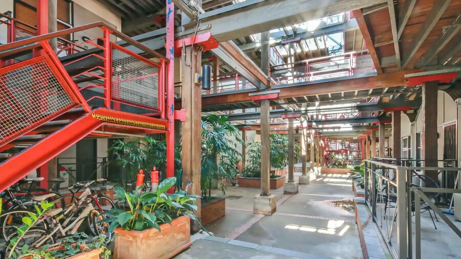 Spacious 1 Bedroom Apartment in Teneriffe, Brisbane