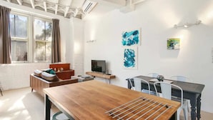 Leilighet – basic, 1 kingsize-seng | Spiseområde