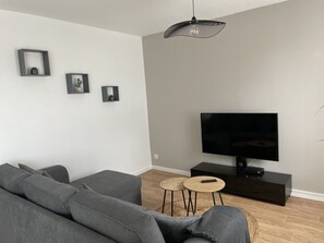 Smart TV - Vacation apartment with parking (Saint-Malo)