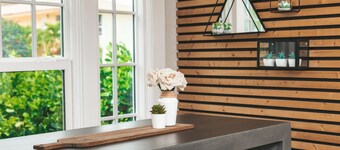 Historic Waterfront 3/2 With Yard & Soaking Tub