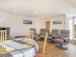 Dining - Renovated in 2022, Two Little Ducks is in an ideal location. (Wells-next-the-Sea)