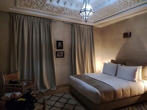 4 bedrooms, in-room safe, desk, iron/ironing board - Dar DALIA a haven of peace, Riad Medina 10 minutes' walk from JAMAA EL FENA (MARRAKECH)