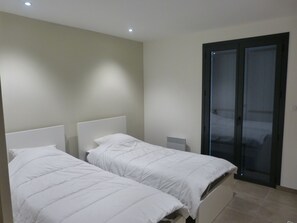3 bedrooms, bed sheets - MAISON 212 HAUT Hameau de PIERREVON (Mollans-sur-Ouvèze)