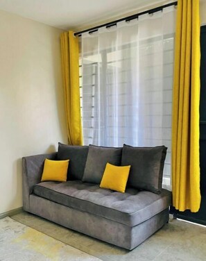 Smart-TV, Netflix, Streaming-Dienste, Stereoanlage