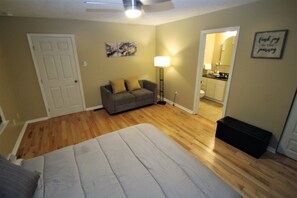 4 Schlafzimmer, Schreibtisch, Reisekinderbett, kostenloses WLAN