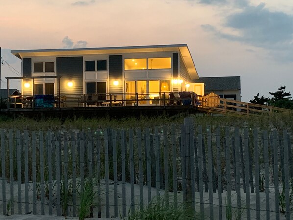 Exterior - Oceanfront, Fair Harbor Retreat (Fair Harbor)