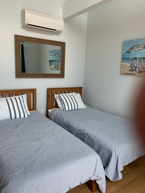 3 bedrooms, WiFi - Oceanfront, Fair Harbor Retreat (Fair Harbor)