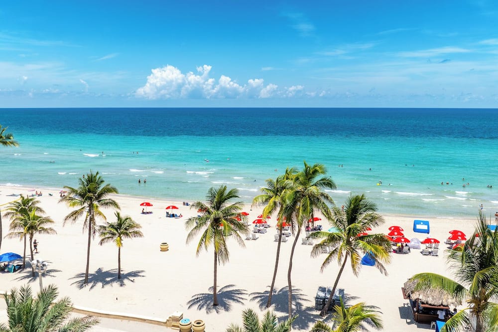 The Pearl Beachside Apartments on Hollywood Beach Broadwalk
