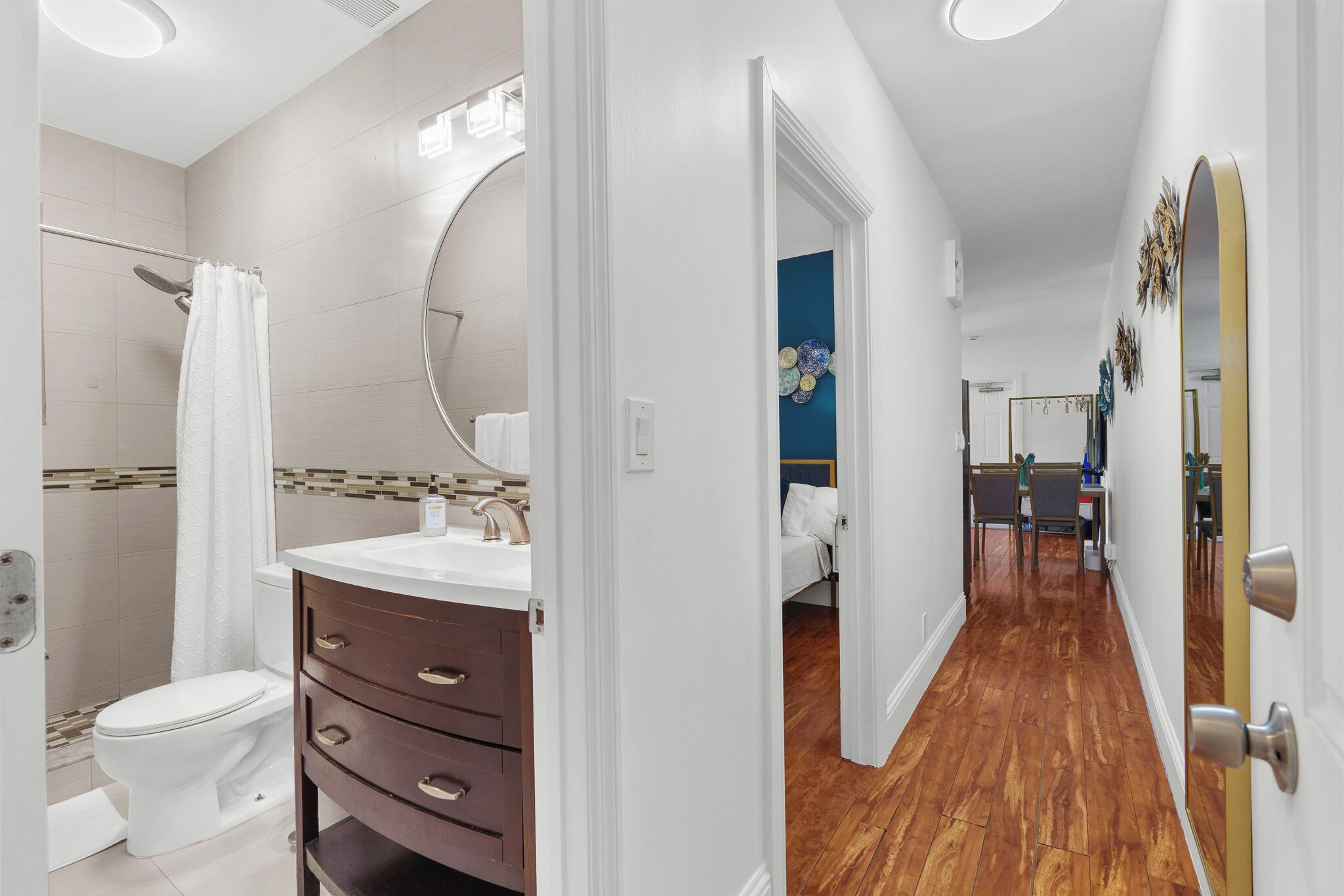 Leilighet – standard, 1 queensize-seng med sovesofa, ikke-røyk (Suite Nine) | Bad | Dusj, regndusjhode, toalettartikler (inkludert) og hårføner