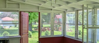 2 Bedroom 4 person Available For NFL Draft, Green Bay WI