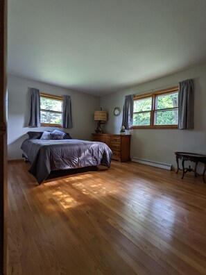 2 habitaciones, escritorio, wifi gratis y ropa de cama 