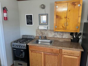 大冰箱、微波炉、烤箱、炉灶