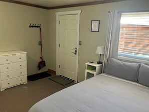 WiFi, bed sheets