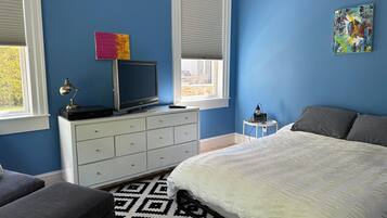 3 bedrooms, desk, iron/ironing board, WiFi