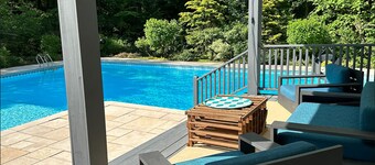 Cottage with Large Pool on 30 Wooded Acres, 90 Minute Train from NYC