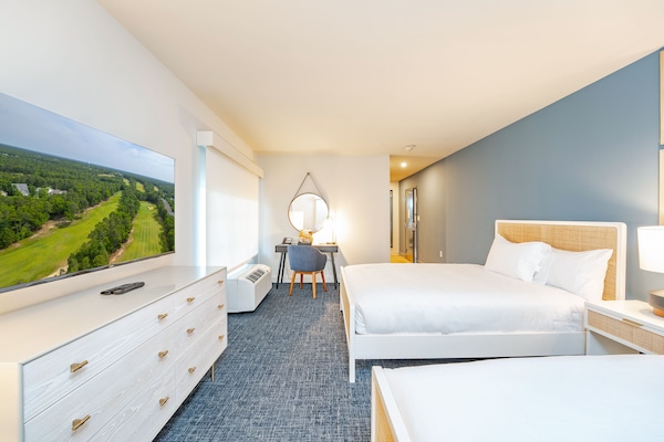 Premium bedding, Tempur-Pedic beds, minibar, in-room safe