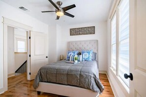 3 bedrooms, premium bedding, iron/ironing board, free WiFi