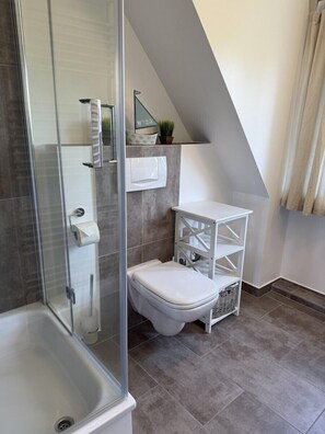 تجهيزات دش، مجففات شعر، مناشف