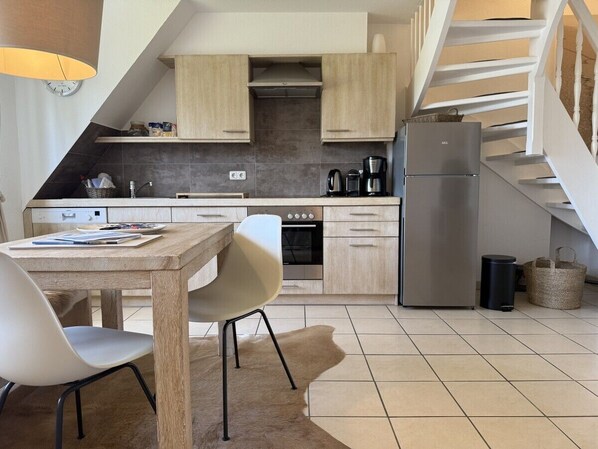 Kühlschrank, Ofen, Herdplatte, Geschirrspüler