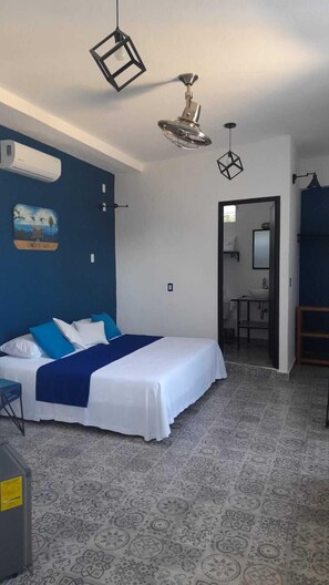 高级双人房 | 羽绒被、客房内保险箱、办公桌、笔记本电脑工作区