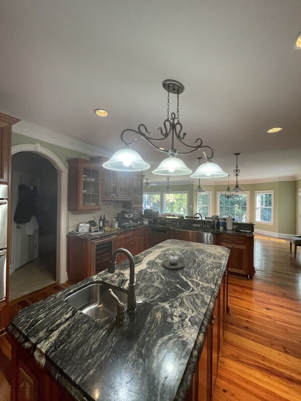 Private kitchen - Master’s Week Home in West Lake Golf Community! 4 Miles from Augusta National (Martinez)