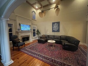 Living area - Master’s Week Home in West Lake Golf Community! 4 Miles from Augusta National (Martinez)