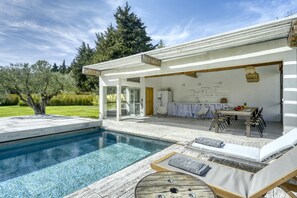 Piscine extérieure, piscine chauffée