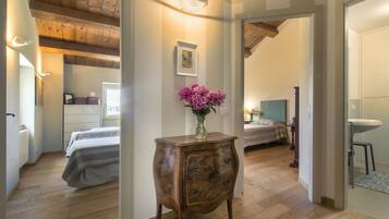 8 Schlafzimmer, Schreibtisch, Bügeleisen/Bügelbrett, kostenloses WLAN