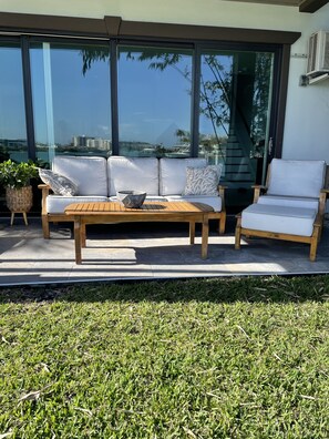 Property grounds - Coastal townhome with water view, 4 min walk from too rated beach of Clearwater! (Clearwater)