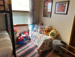 3 bedrooms, desk, iron/ironing board, travel cot