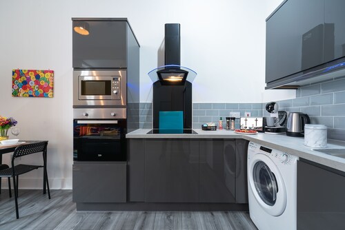Jesouth Boutique Pad 🌟Stylish 🌟Stunning🌟Centre