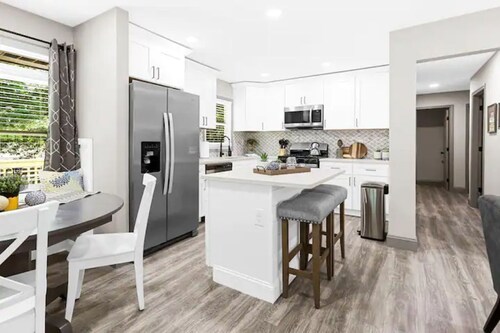 Spring Special: Close to Everything, remodeled 3 bdrm house, large deck & yard