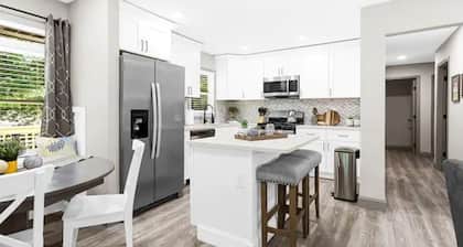 Spring Special: Close to Everything, remodeled 3 bdrm house, large deck & yard