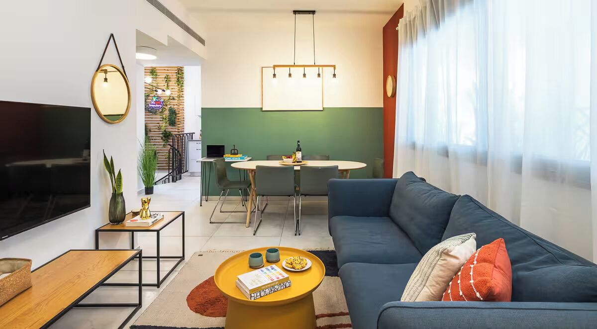 Comfort Apartment, 3 Bedrooms | Living area | 45-inch TV with cable channels