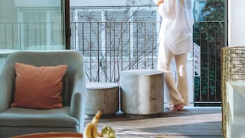 2BR Apartment (Mohaliver #23 St.) | Living area | 45-inch TV with cable channels