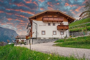 Esterni