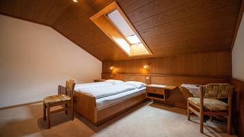 1 室のベッドルーム、WiFi (無料)、ベッドシーツ