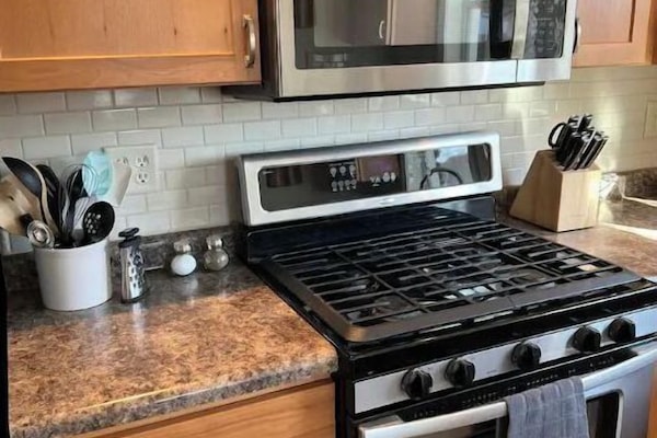 Frigorífic, microones, forn i placa de cuina