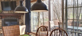 Lovely 2 bdrms 2 baths 10 mins walk or free shuttles to village Mont-Tremblant