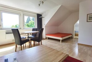 2 Schlafzimmer, Bügeleisen/Bügelbrett, Reisekinderbett, kostenloses WLAN