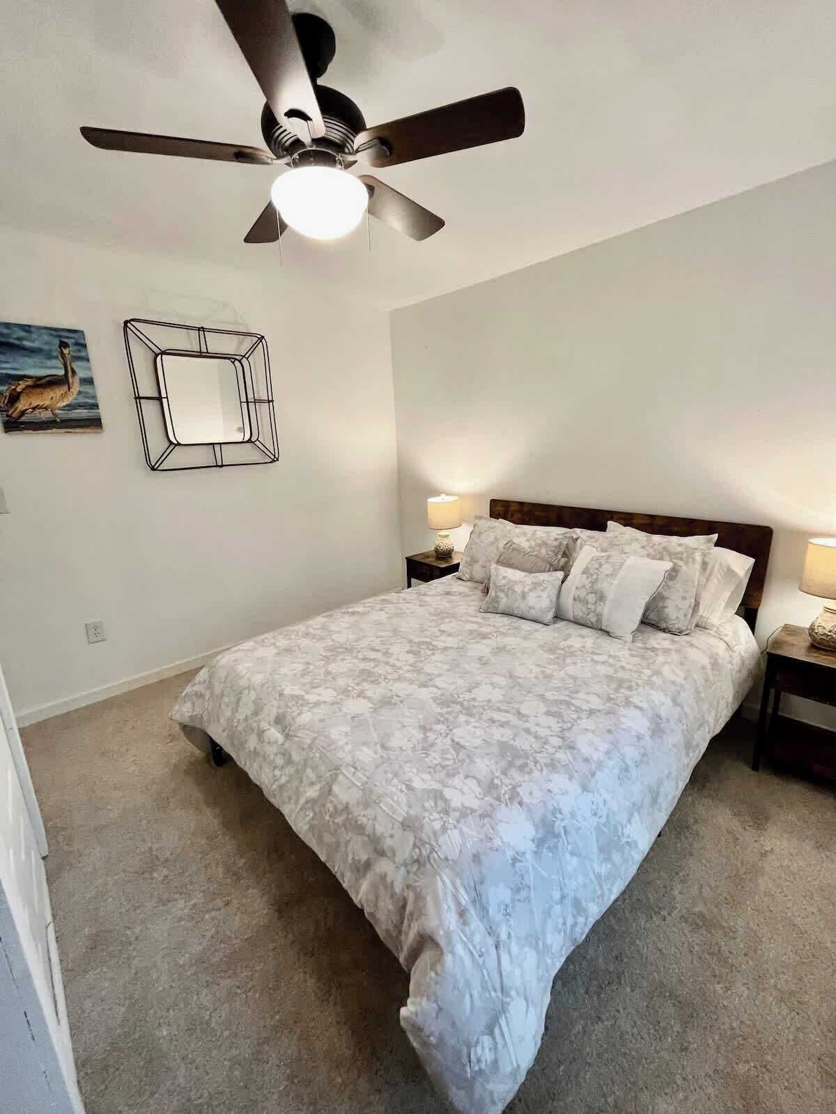 3 bedrooms, iron/ironing board, WiFi, bed sheets