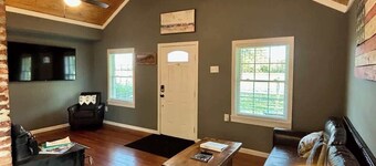 Quaint 3BR Home on 3 acres 1hr to OBX