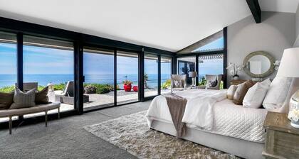 California Dream Bluff home on over an acre of flat land & the water @ your feet