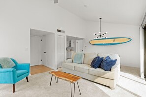 Smart TV, books - Beach Break -Ocean Complex/Beach/Pool/Washer/Dryer (St. Augustine)