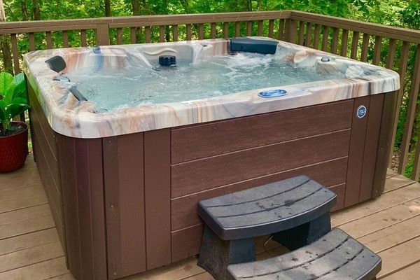 Bañera de hidromasaje al aire libre