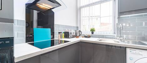 Fridge, microwave, oven, coffee/tea maker