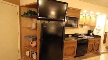Studio | Private kitchen | Coffee/tea maker, cookware/dishes/utensils