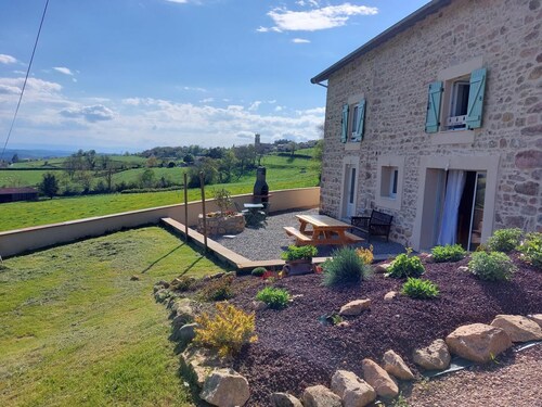 Les Trois Pins - Thizy LES Bourgs