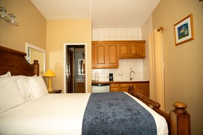 3 bedrooms, iron/ironing board, free WiFi